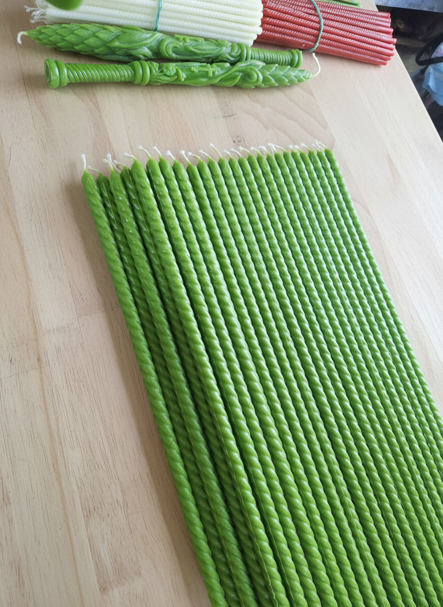 Bischofskerzen 80 cm Großhandel | Prozessionskerzen aus 100% Bienenwachs – handgemachte Altarkerzen in Gelb, Grün, Rot (10er-Set)