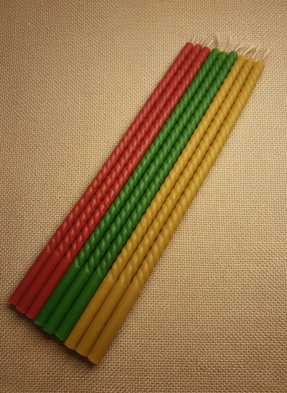 Bischofskerzen 80 cm Großhandel | Prozessionskerzen aus 100% Bienenwachs – handgemachte Altarkerzen in Gelb, Grün, Rot (10er-Set)